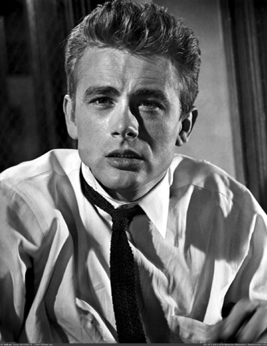 james-dean-in-the-1955-film-rebel-without-a-cause-90127