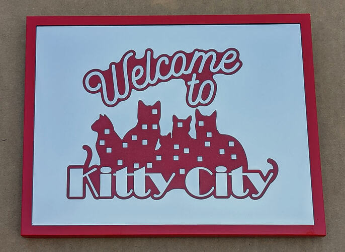 red_Kitty_City_mirror-01